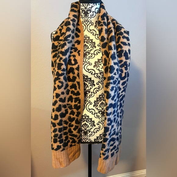 J. CREW Leopard Print Wool Blend Scarf - Picture 3 of 5